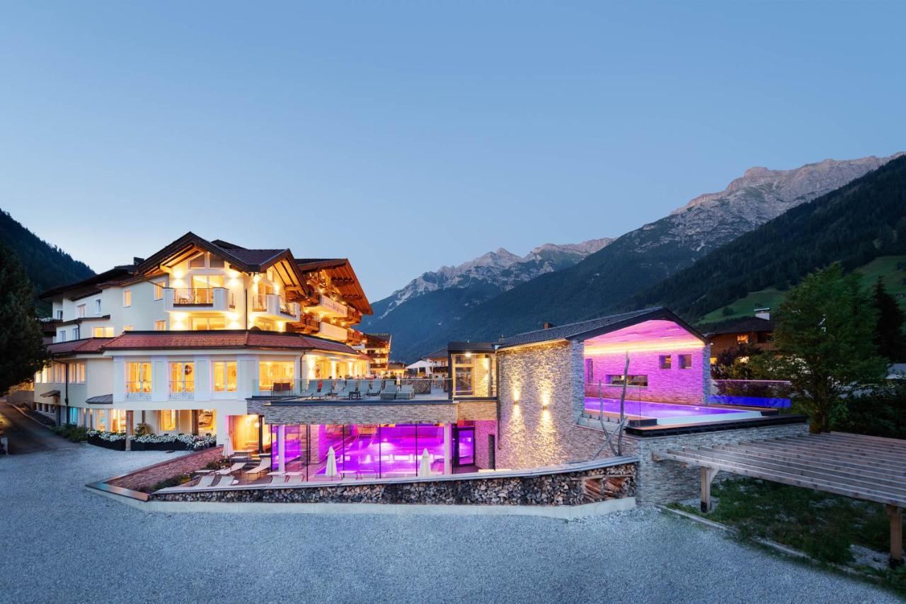Premium Activehotel Bergkoenig Neustift im Stubaital Exterior photo